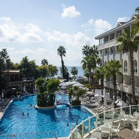 Star Resort Side